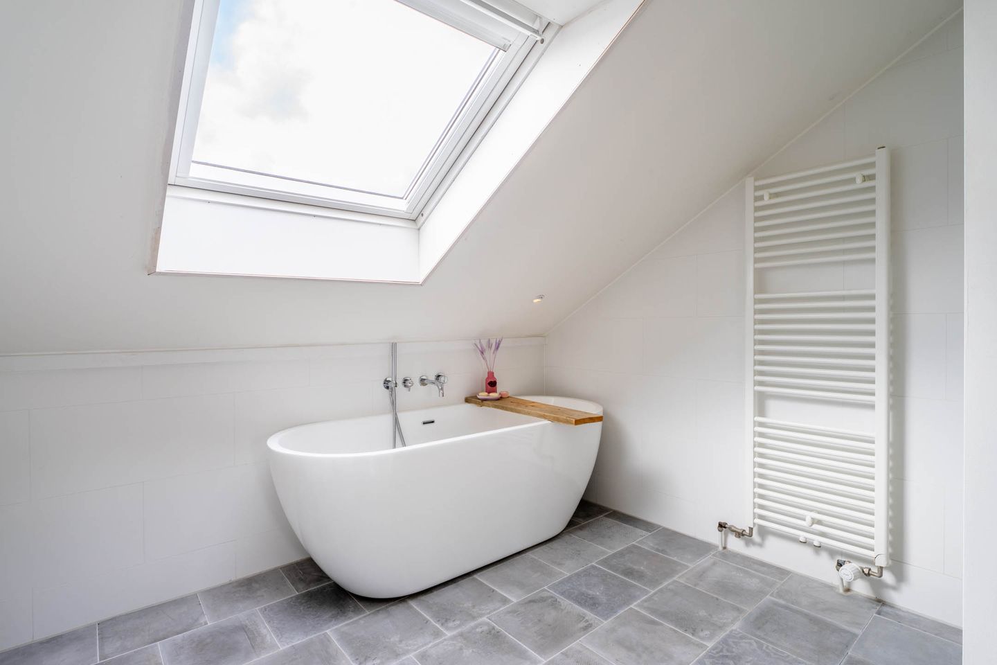 Fully Renovated Maisonette in Popular Liniekwartier, Breda — 25
