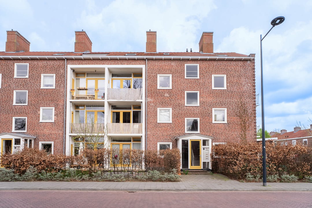 Fully Renovated Maisonette in Popular Liniekwartier, Breda — 28
