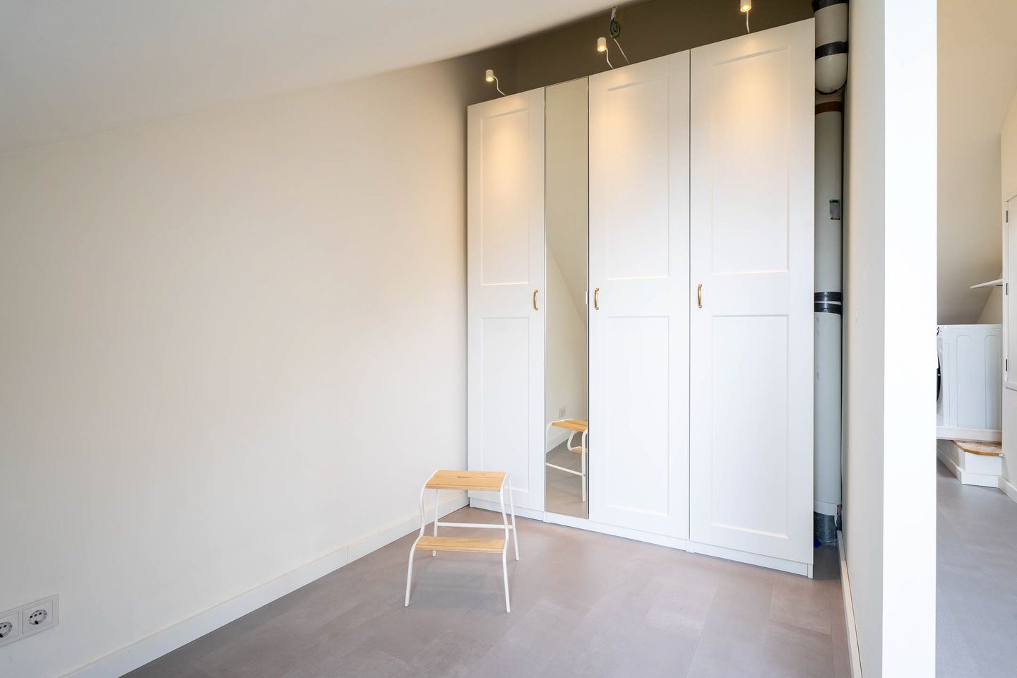 Fully Renovated Maisonette in Popular Liniekwartier, Breda — 19