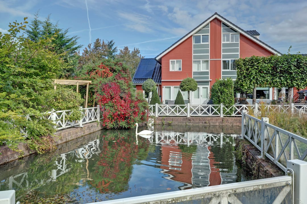 Luxurious Semi-Detached Home with Water Views in Sveaborg — 37