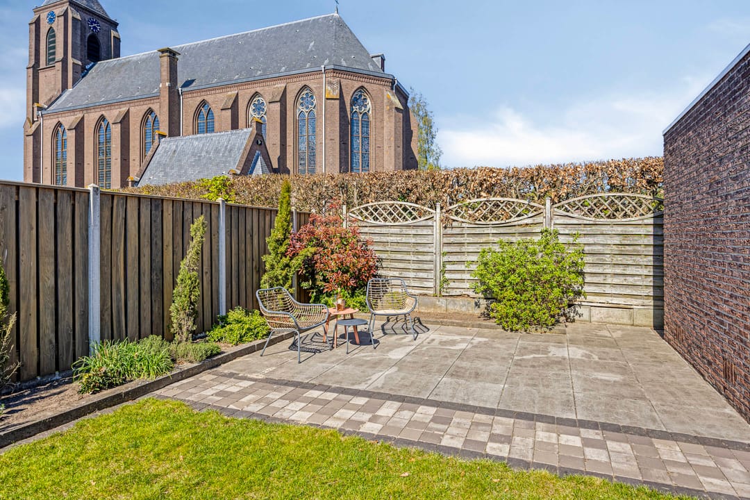 Spacious Semi-Detached Home with Garage and Additional Living Space in Lierderholthuis — 37