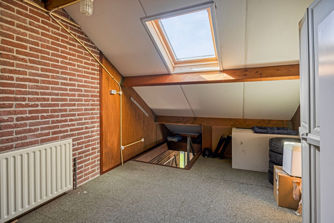 Spacious Semi-Detached Home with Garage and Additional Living Space in Lierderholthuis — 32