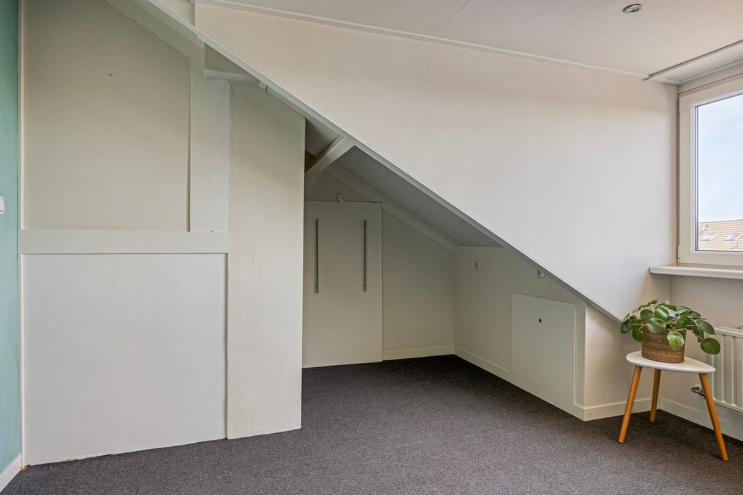 Spacious Semi-Detached Home with Garage and Additional Living Space in Lierderholthuis — 28