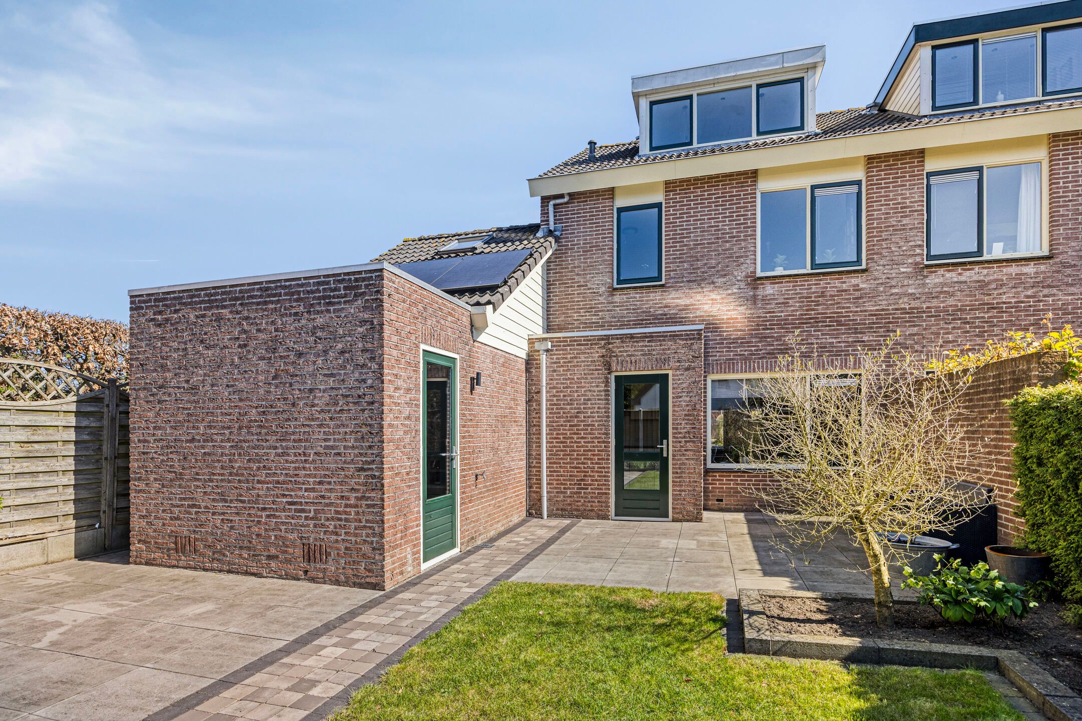 Spacious Semi-Detached Home with Garage and Additional Living Space in Lierderholthuis — 33