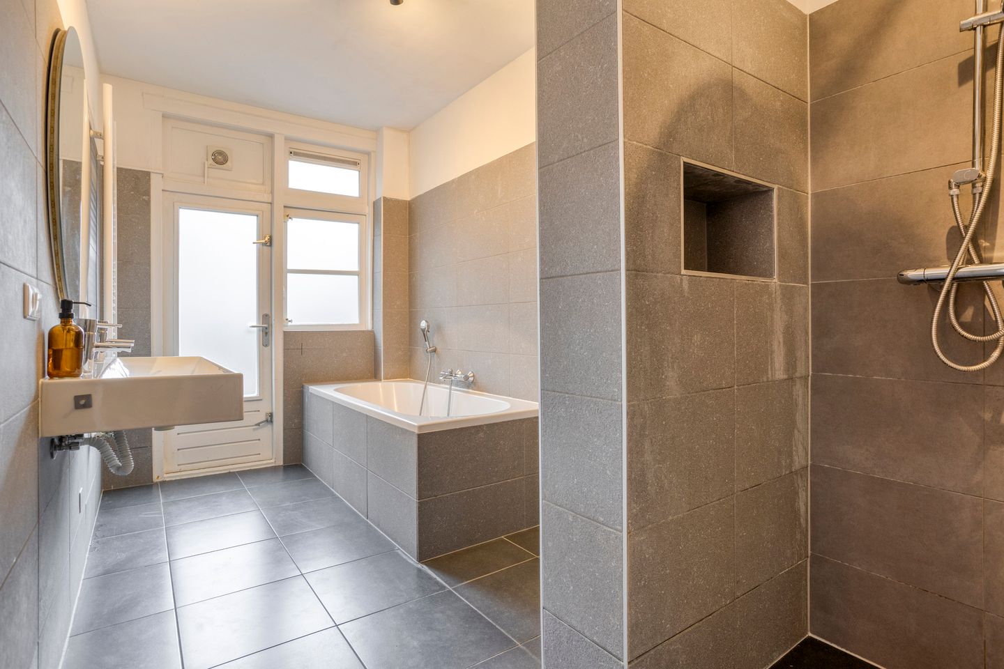 Foto 14 van Bonairestraat 92