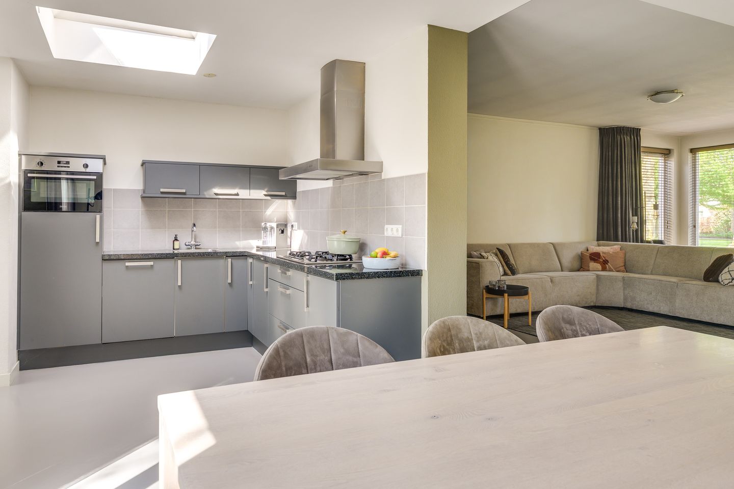 Foto 14 van Apollo 5