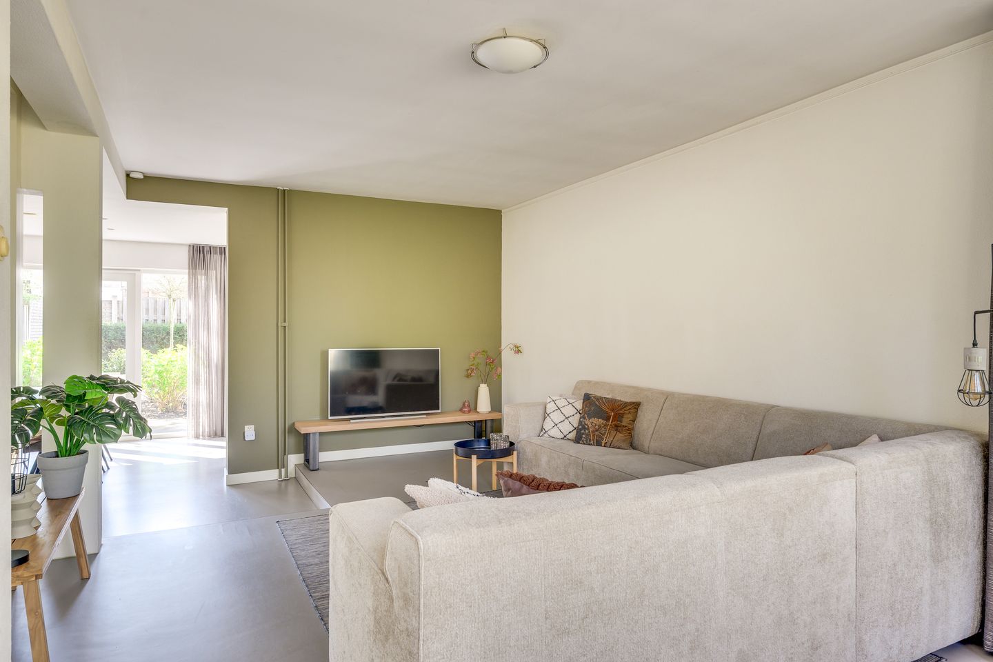 Foto 10 van Apollo 5