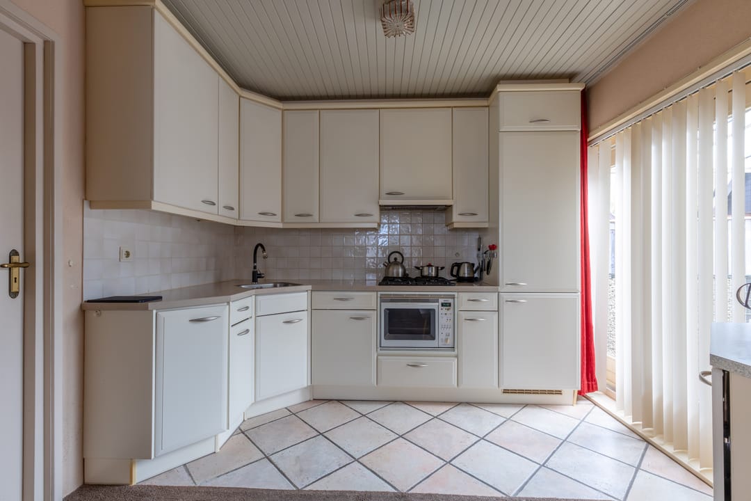 Spacious detached home with sunny garden and double driveway in Drogeham — 16