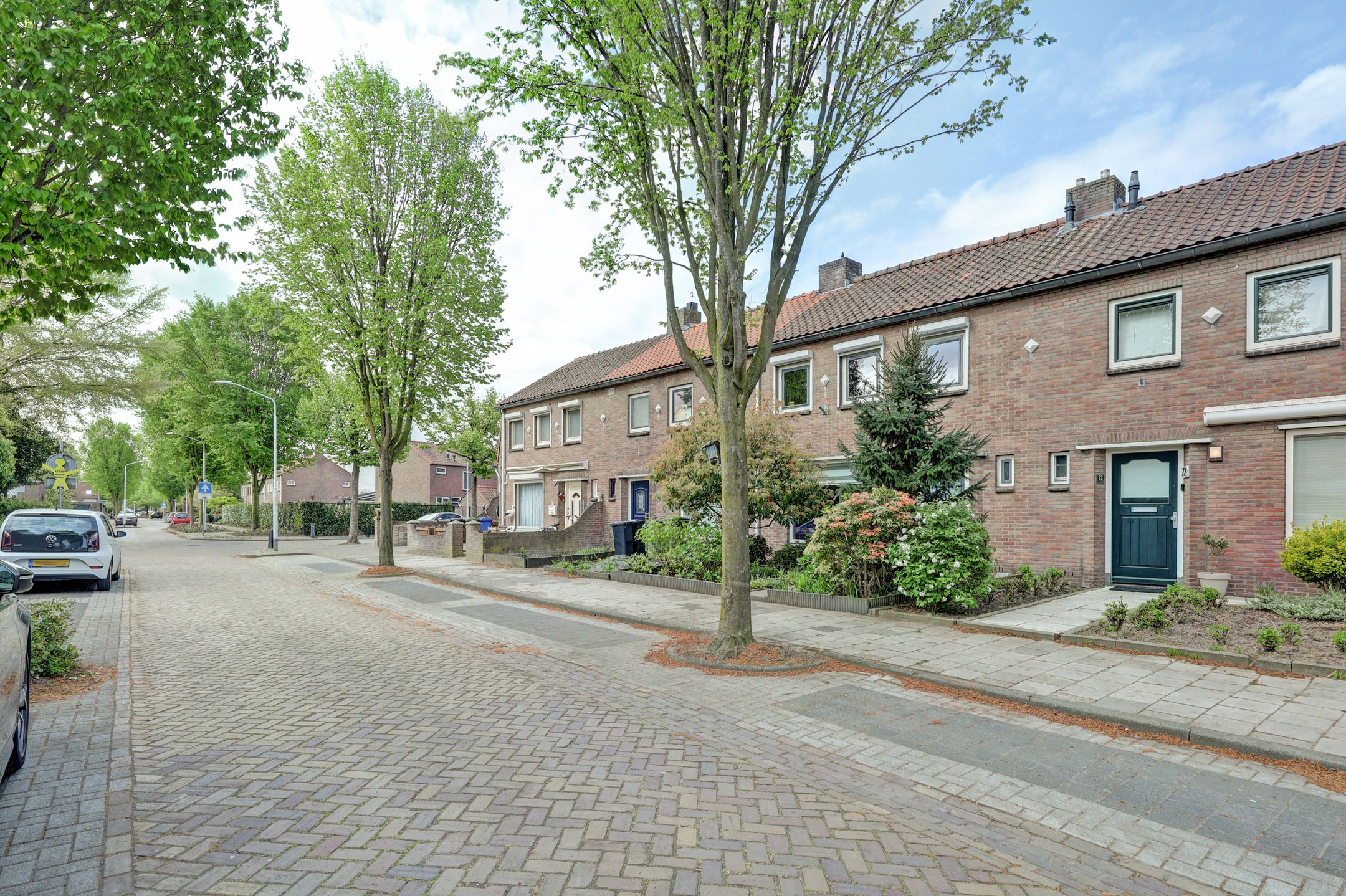 Spacious Terraced Home with Full-Width Extension and Sunny West-Facing Garden in Best — 42
