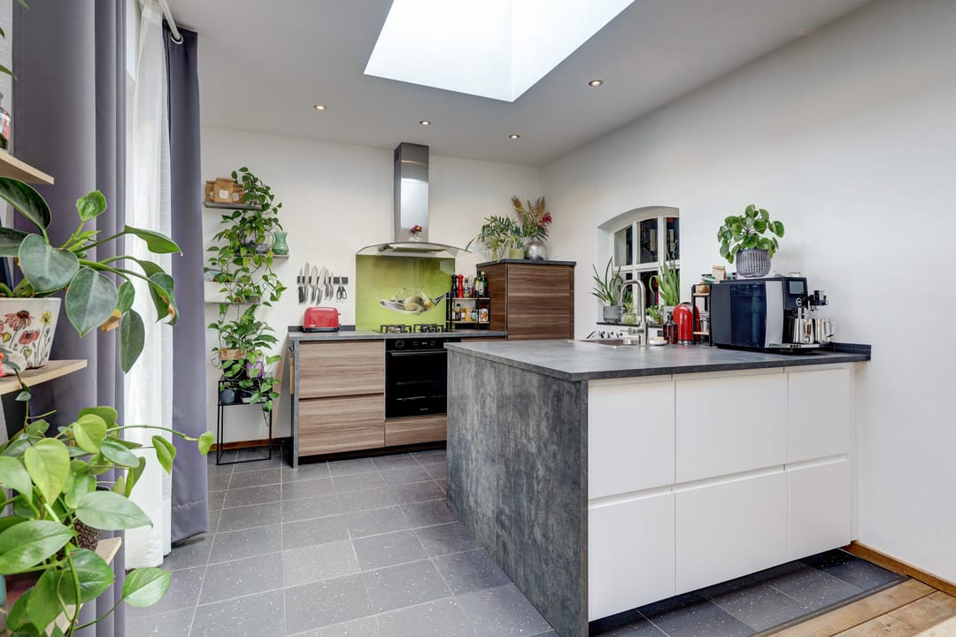 Spacious Terraced Home with Full-Width Extension and Sunny West-Facing Garden in Best — 16