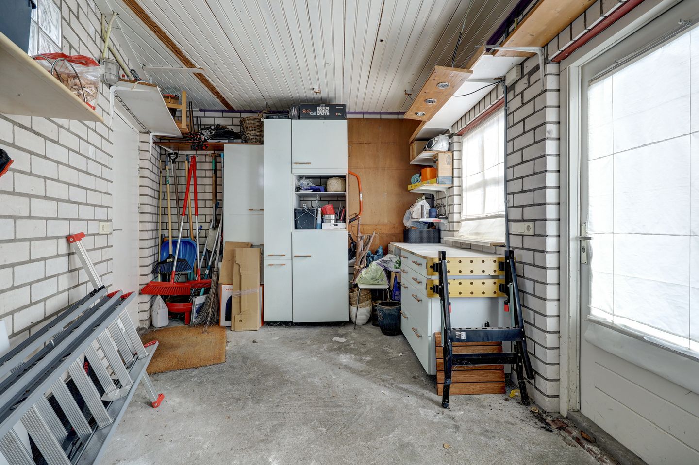 Spacious Terraced Home with Full-Width Extension and Sunny West-Facing Garden in Best — 34