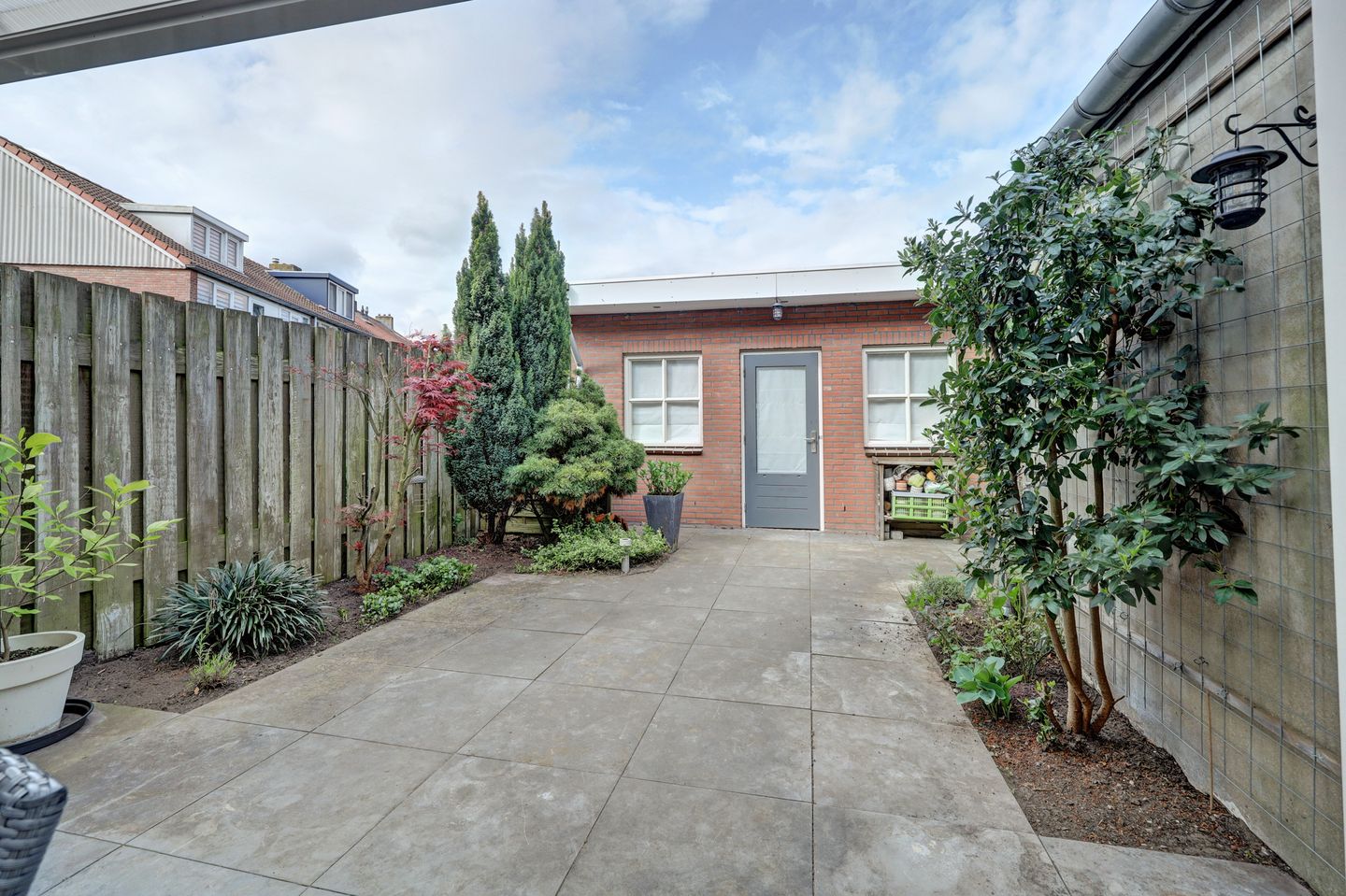 Spacious Terraced Home with Full-Width Extension and Sunny West-Facing Garden in Best — 35
