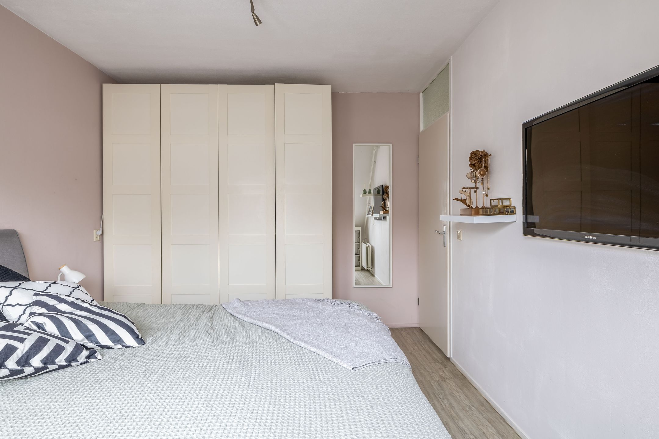 Move-in ready family home with four bedrooms and solar panels in child-friendly Nieuwland — 24