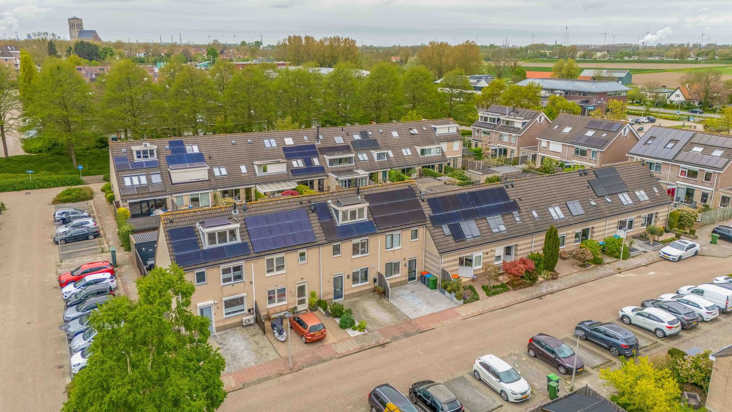Move-in ready family home with four bedrooms and solar panels in child-friendly Nieuwland — 44