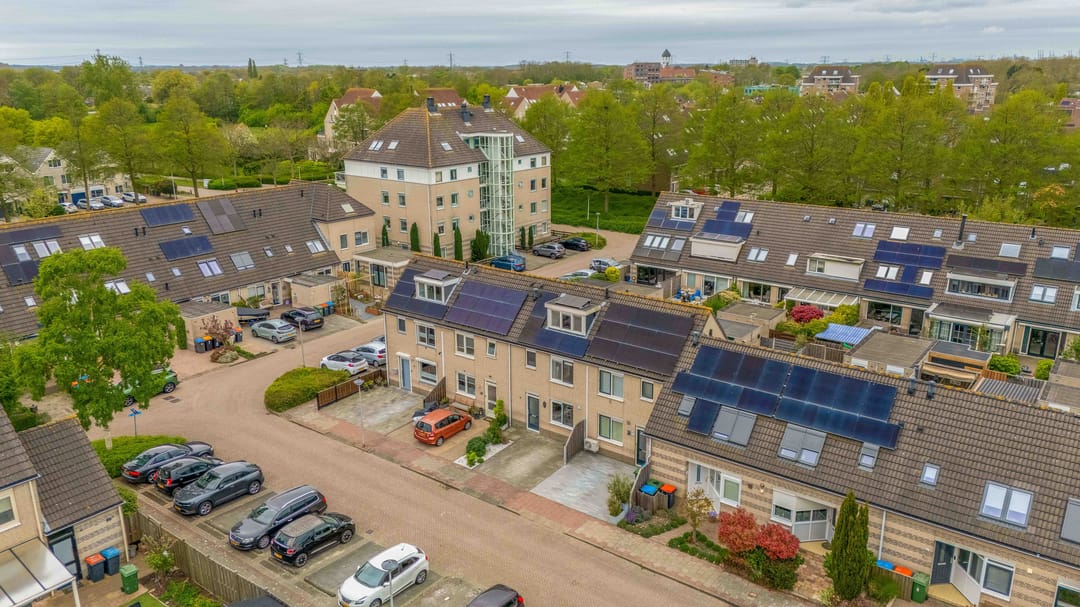 Move-in ready family home with four bedrooms and solar panels in child-friendly Nieuwland — 43