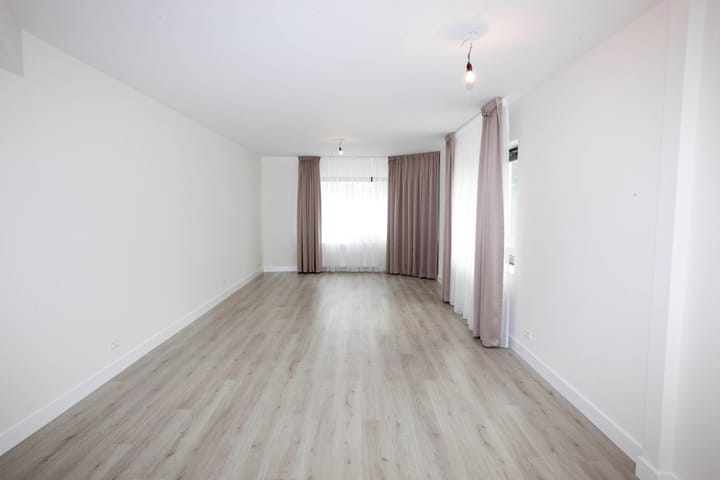 Photo 4 of Sint Jorisplein 10-C