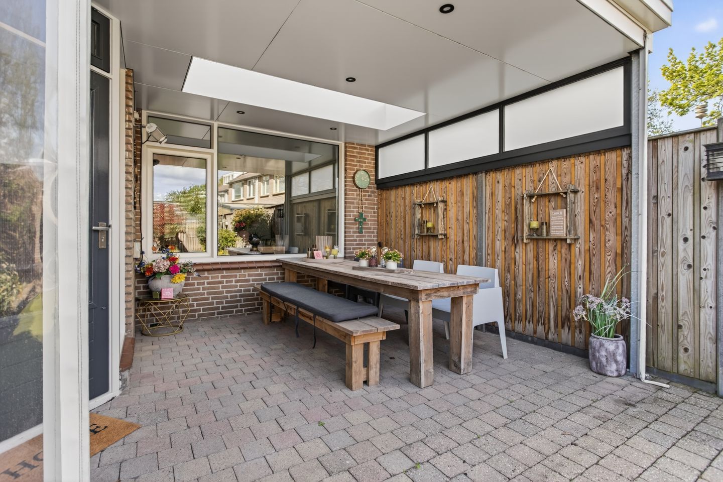 Spacious family home with A energy label, terrace canopy, and private garden in Valkenswaard — 34