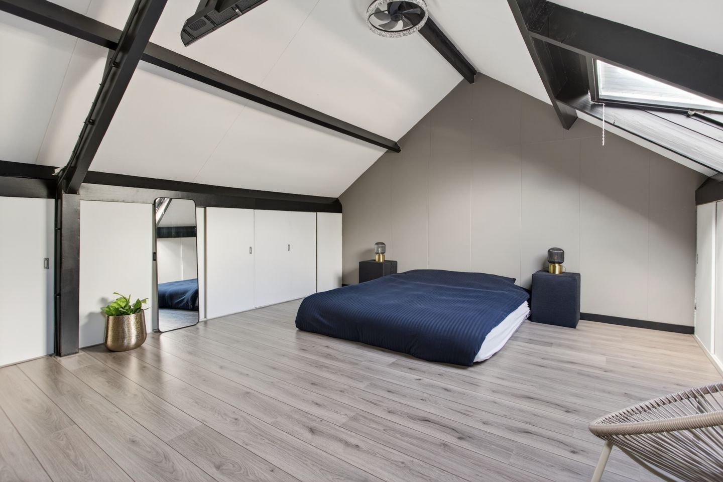 Spacious family home with A energy label, terrace canopy, and private garden in Valkenswaard — 29