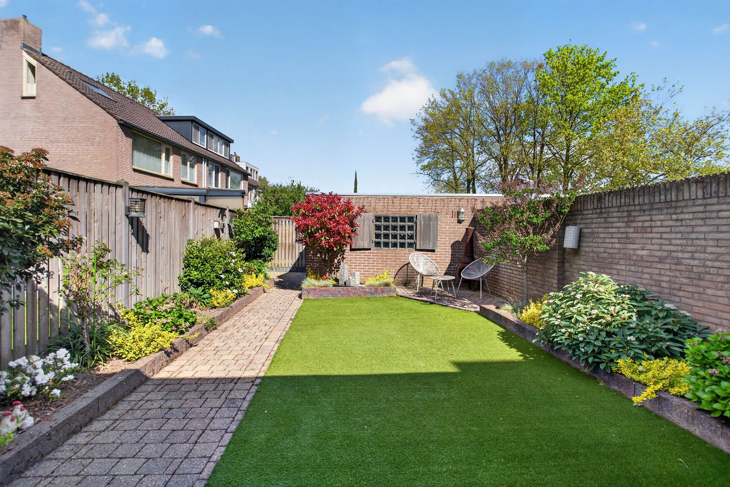 Spacious family home with A energy label, terrace canopy, and private garden in Valkenswaard — 35