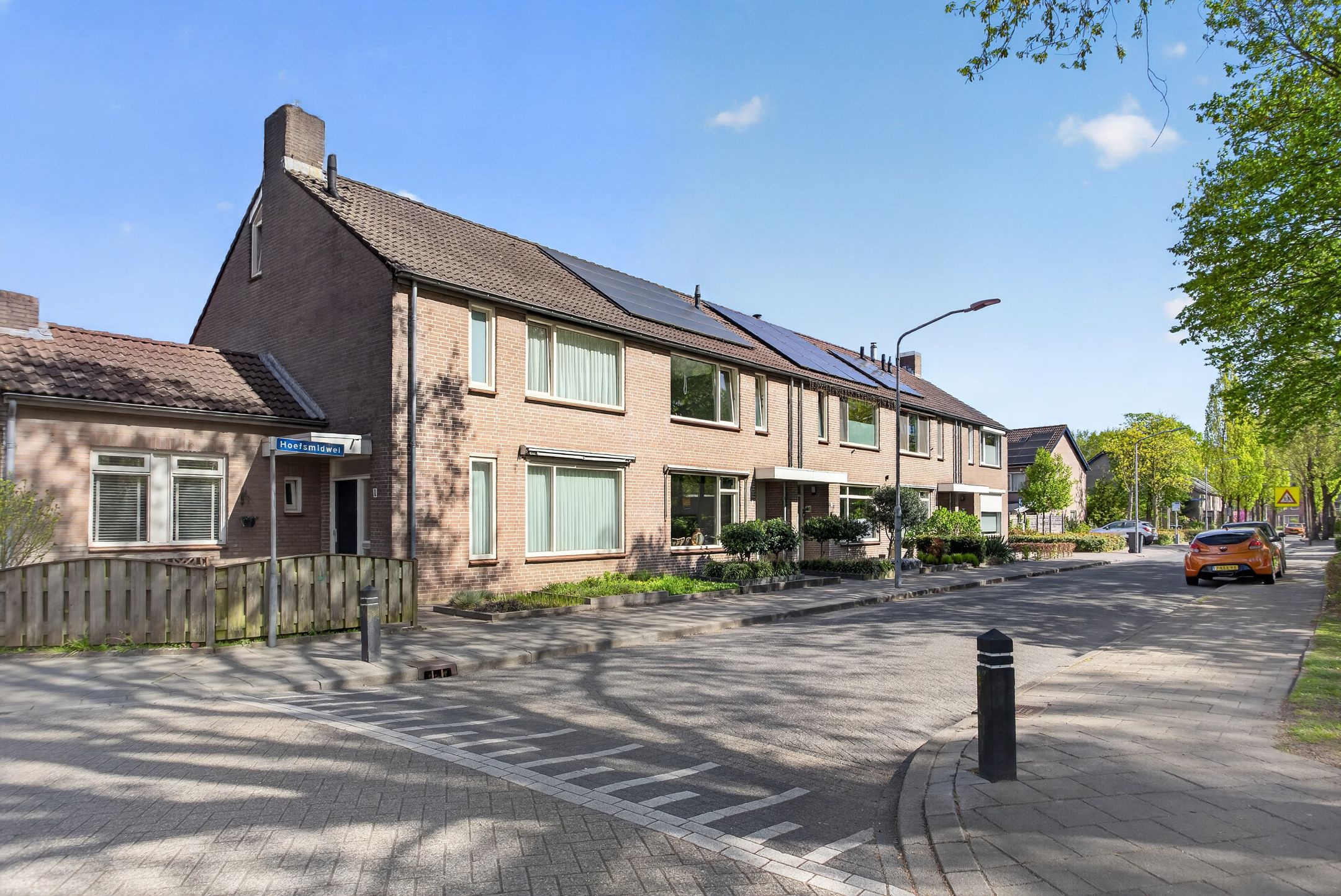 Spacious family home with A energy label, terrace canopy, and private garden in Valkenswaard — 39