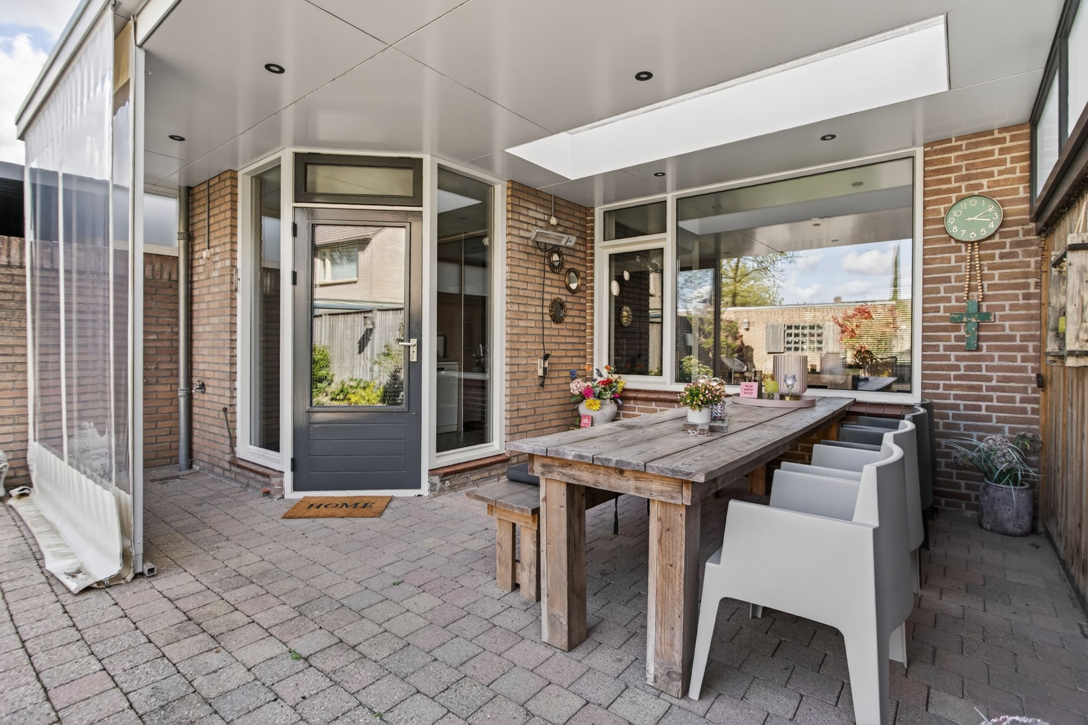 Spacious family home with A energy label, terrace canopy, and private garden in Valkenswaard — 33