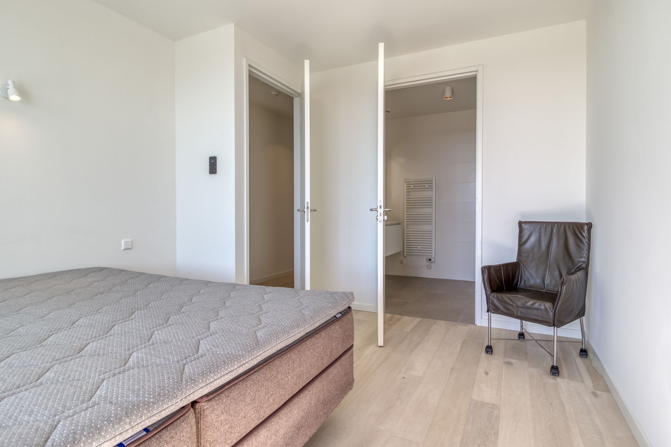 Luxury seafront apartment with dual balconies in exclusive Cadzand-Bad resort — 18
