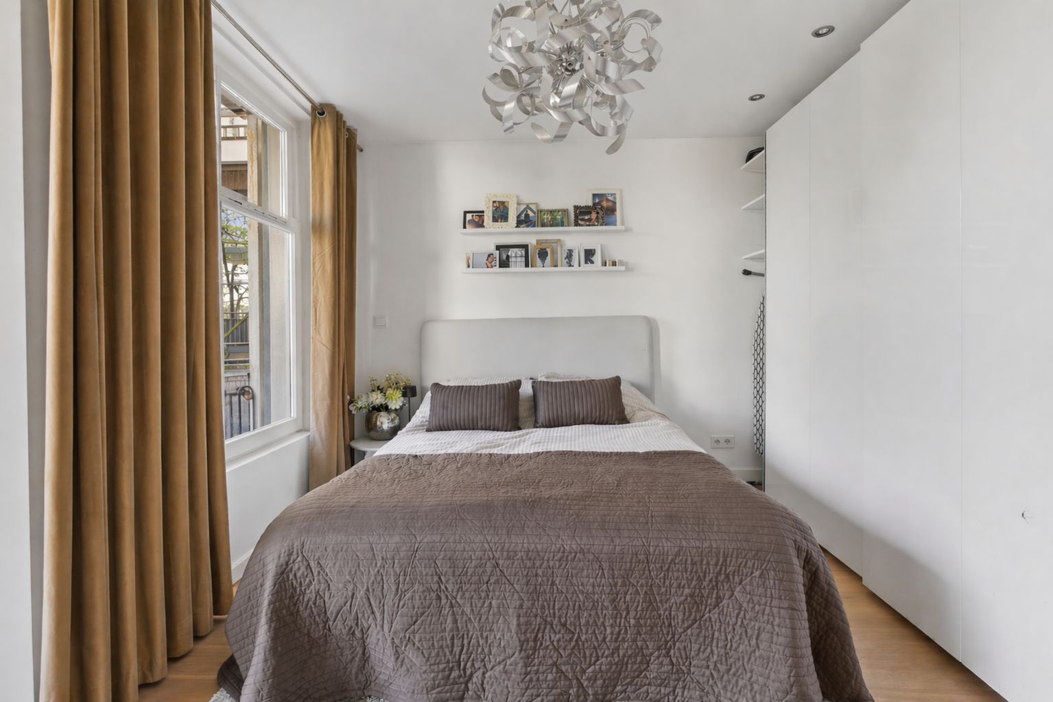 Foto 21 van Eerste Nassaustraat 8-2