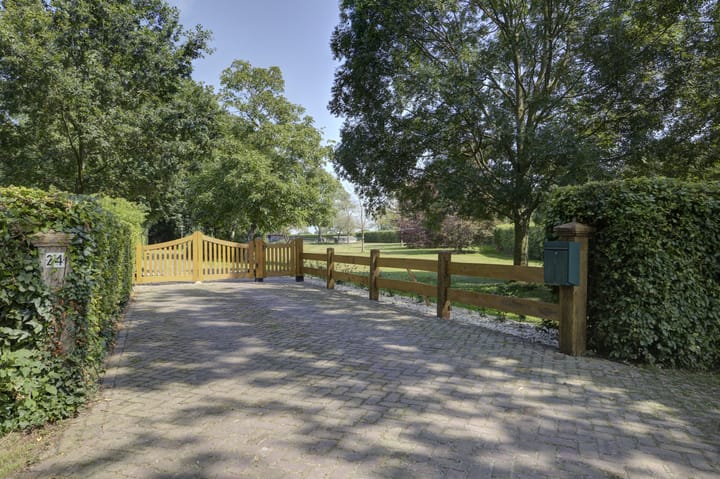 Photo 2 of Middendorp 24