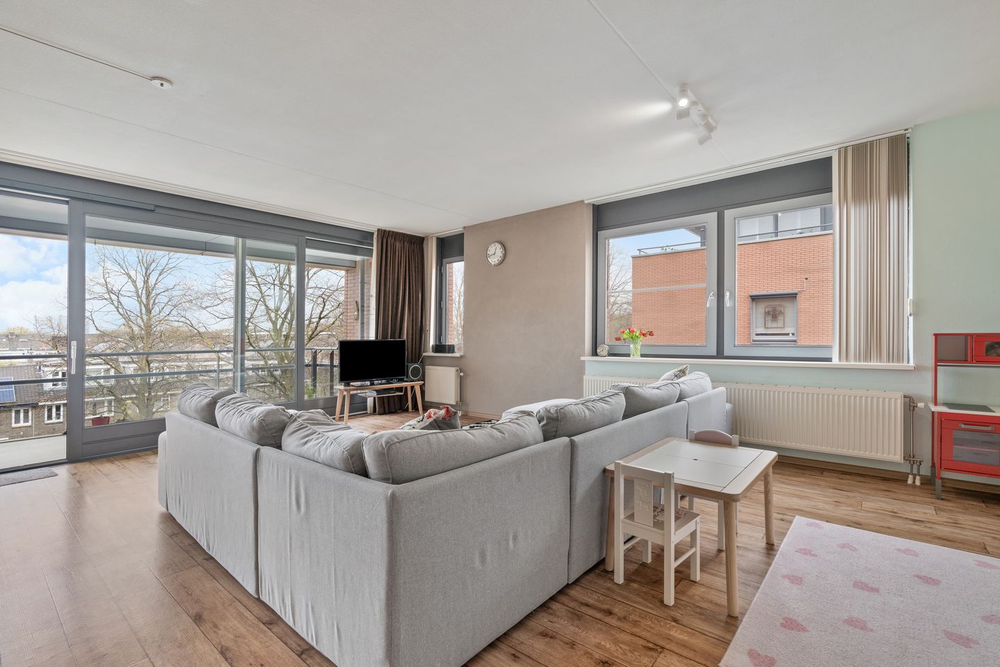 Foto 10 van Riouwstraat 28