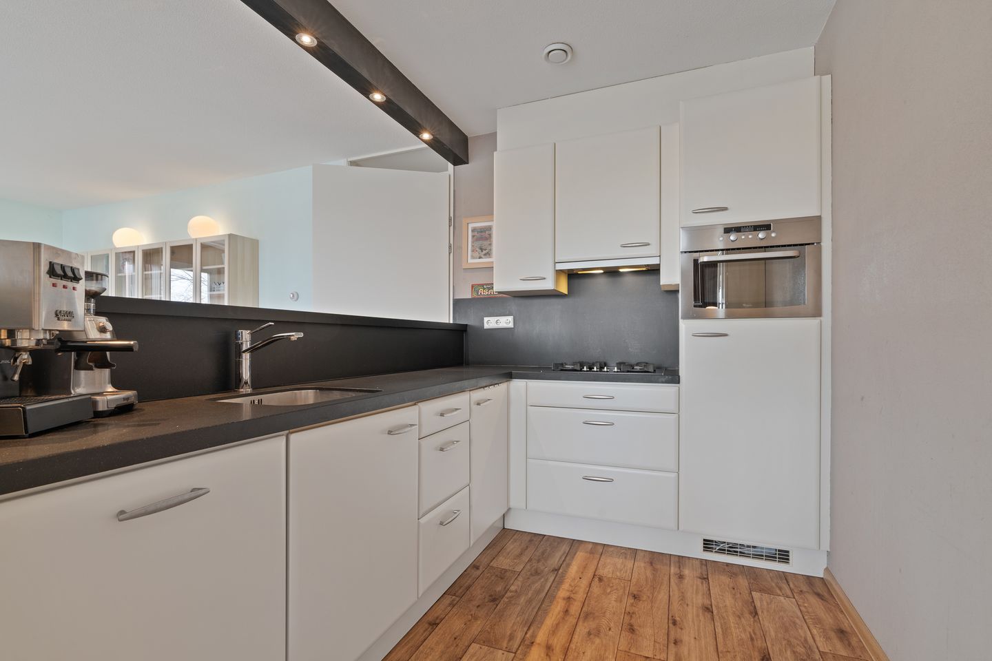 Foto 14 van Riouwstraat 28