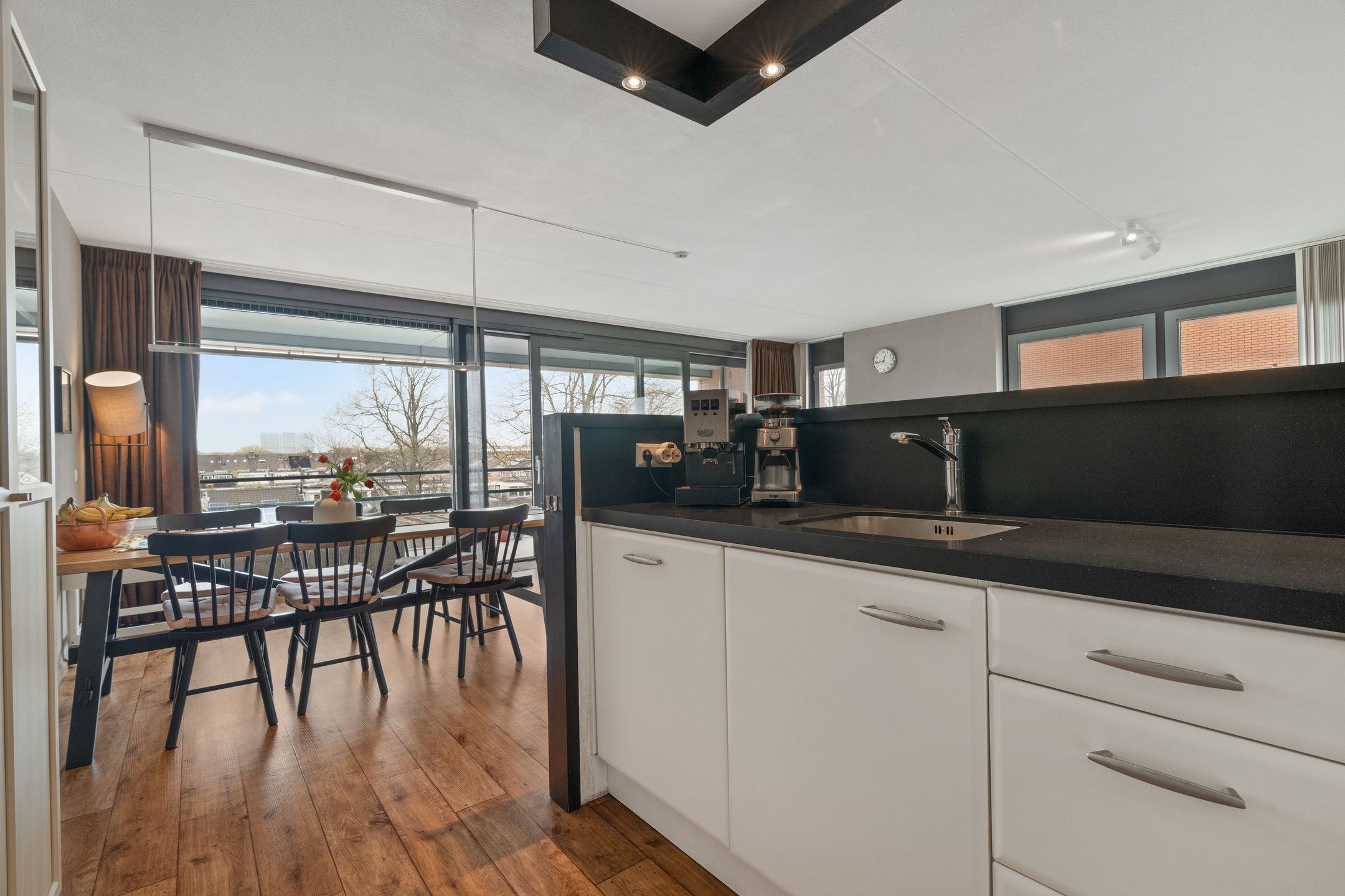 Foto 15 van Riouwstraat 28