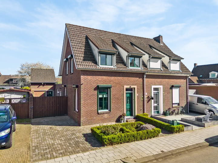 Photo 4 of Voortstraat 6