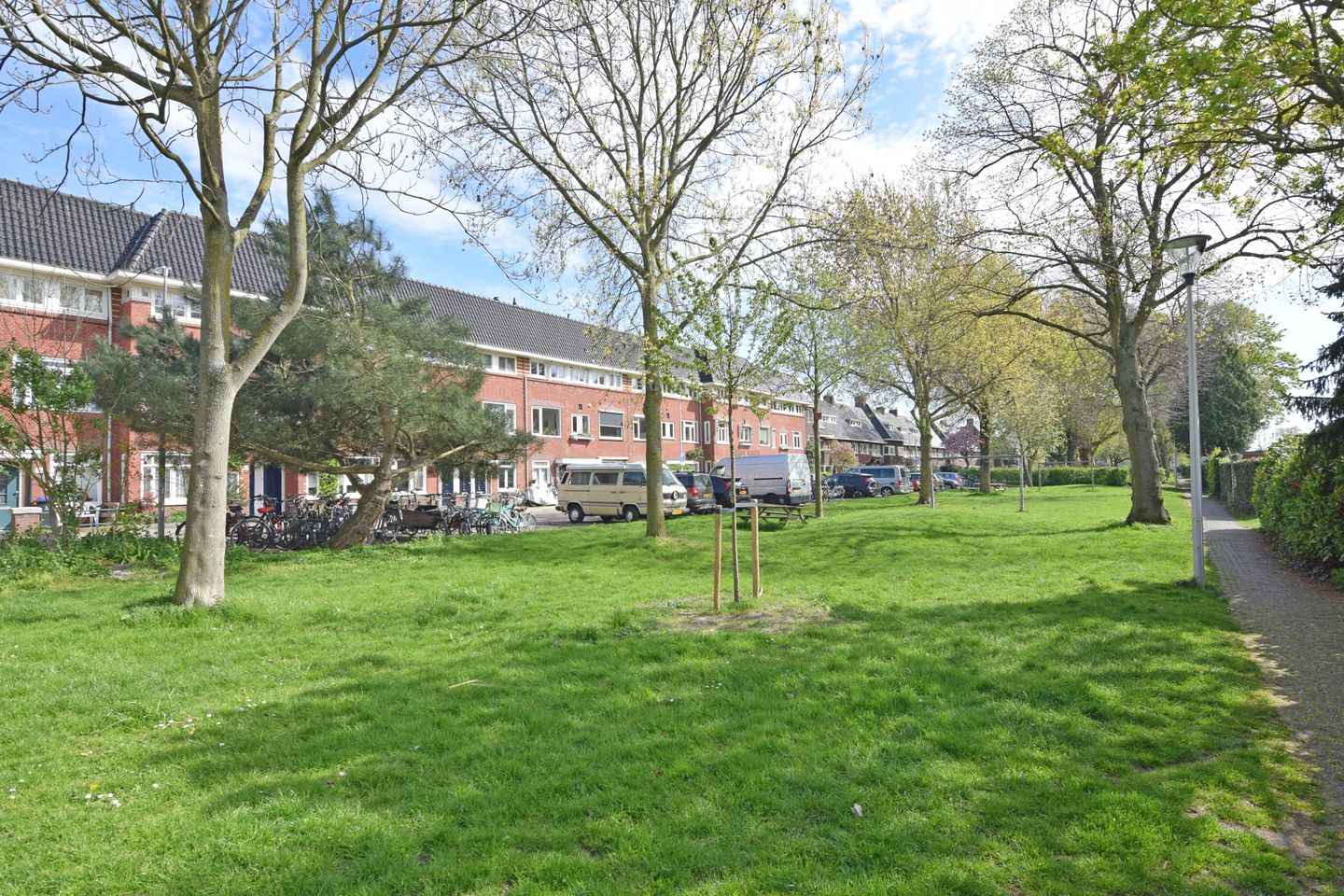 Bright ground-floor home with garden and original details in Rivierenwijk Utrecht — 25