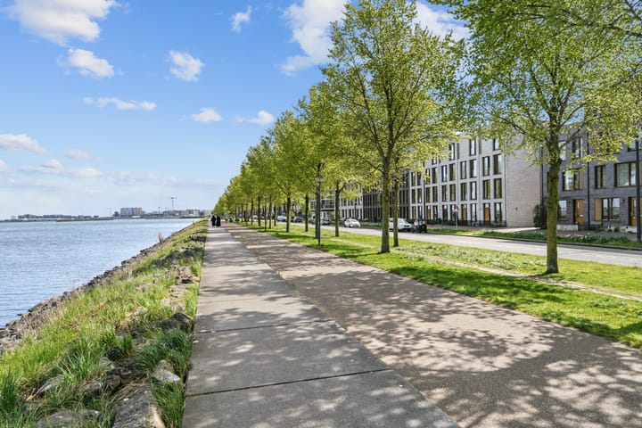 Foto 2 van Bert Haanstrakade 256