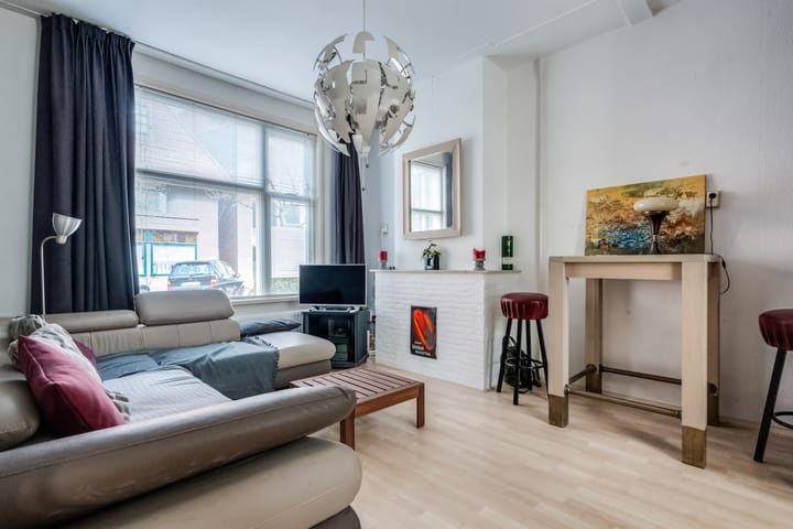 Photo 2 of Louise Henriettestraat 10