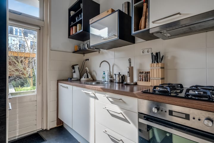 Photo 3 of Louise Henriettestraat 10