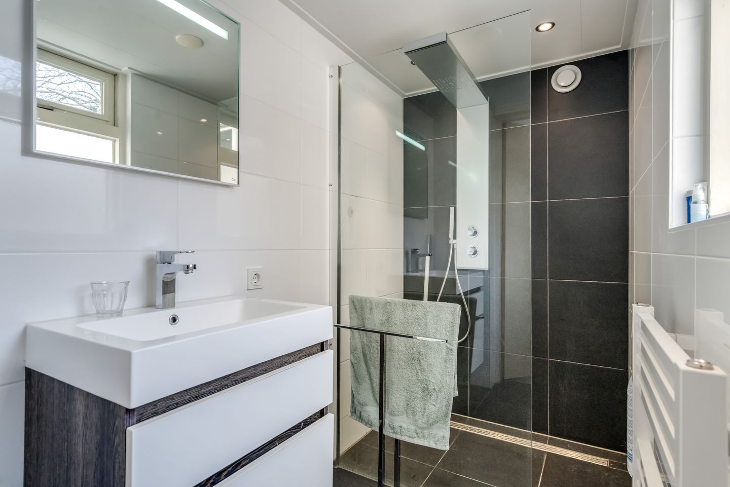 Foto 20 van Louise Henriettestraat 10