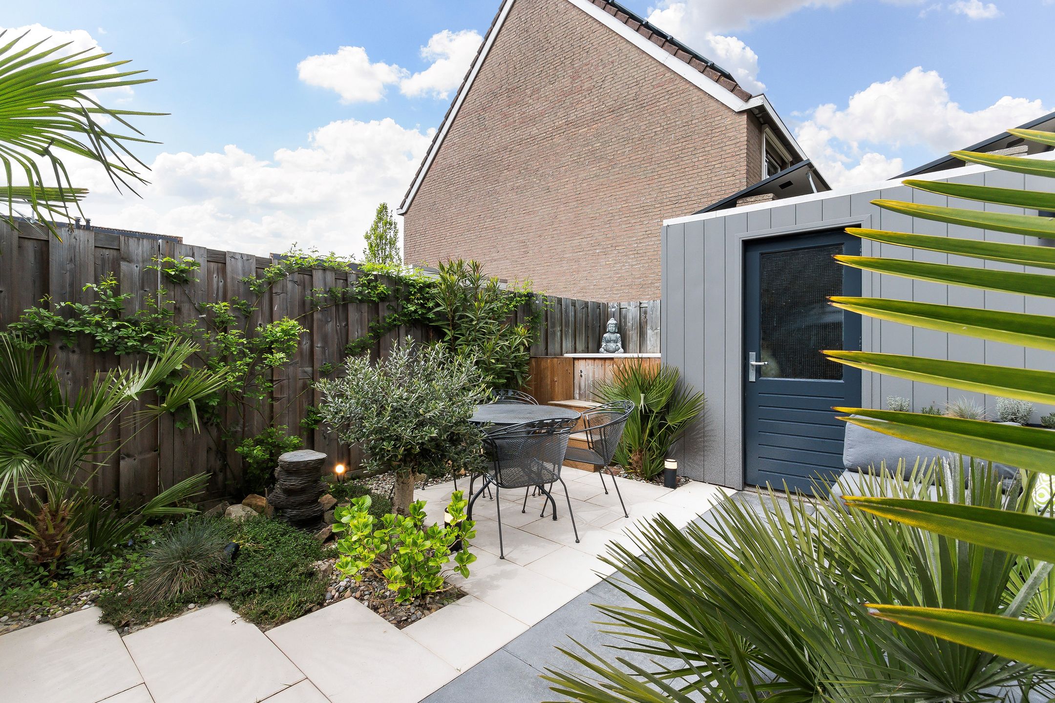 Completely renovated corner house with luxury kitchen and veranda in child-friendly neighbourhood — 23