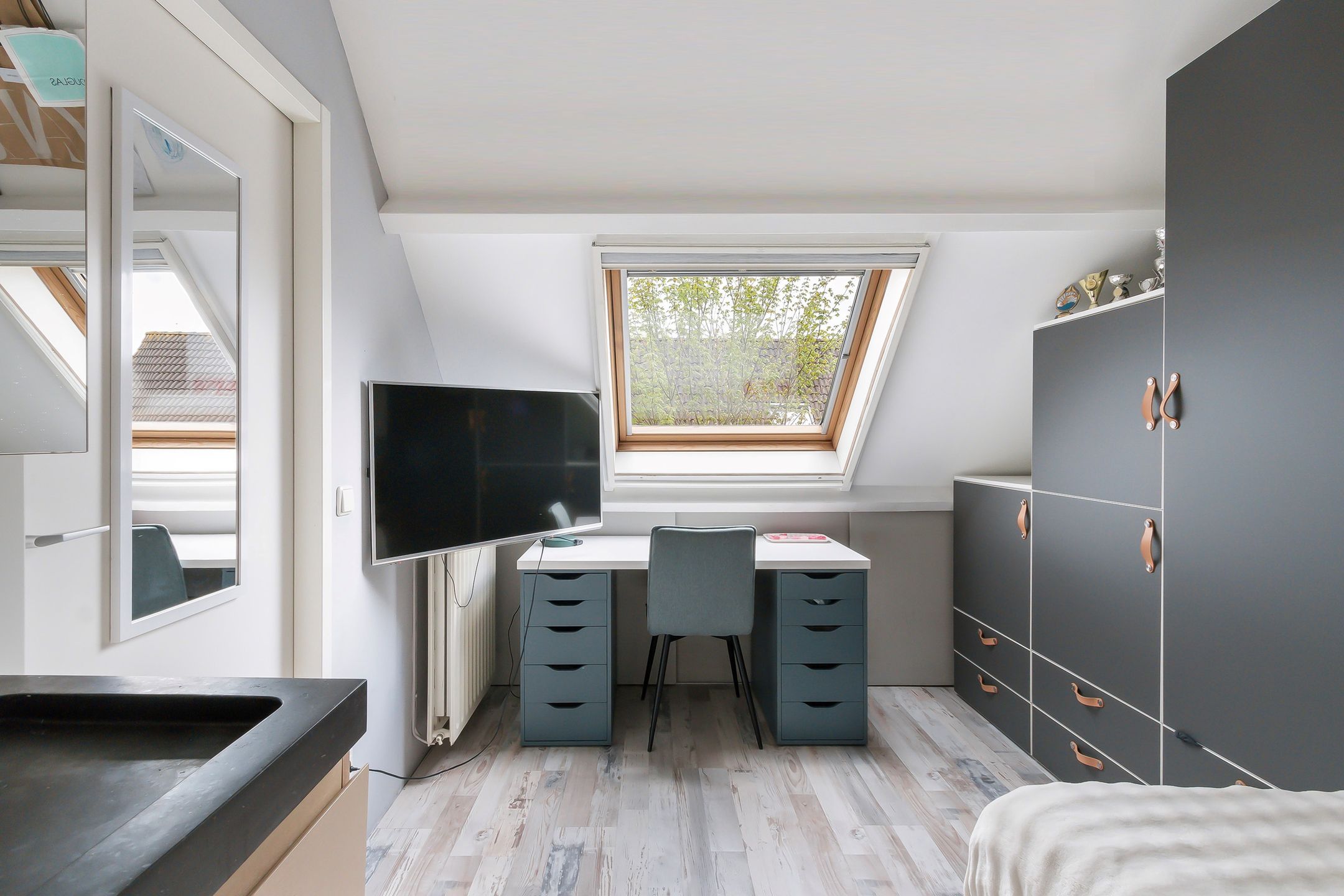 Completely renovated corner house with luxury kitchen and veranda in child-friendly neighbourhood — 20