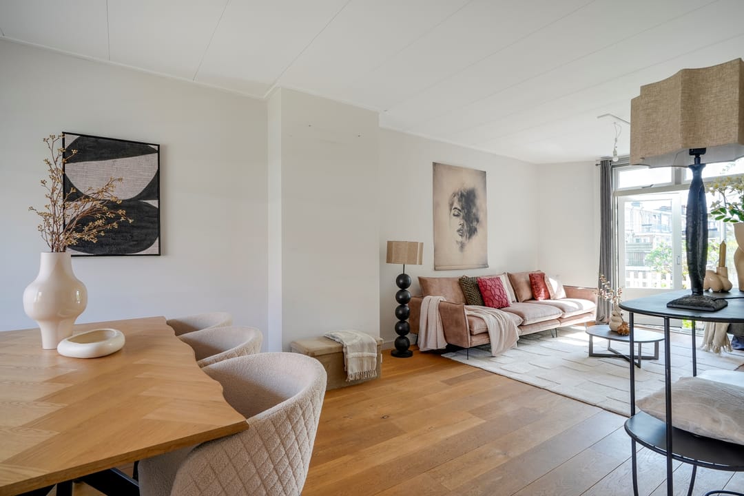 Charming upper-floor apartment with sunny rooftop terrace in popular Tuinwijk, Utrecht — 13