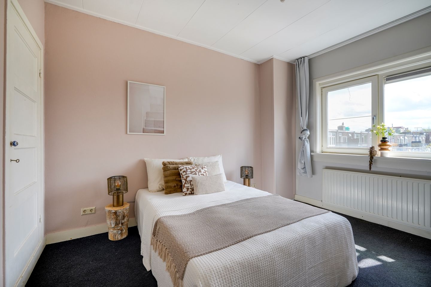 Charming upper-floor apartment with sunny rooftop terrace in popular Tuinwijk, Utrecht — 20