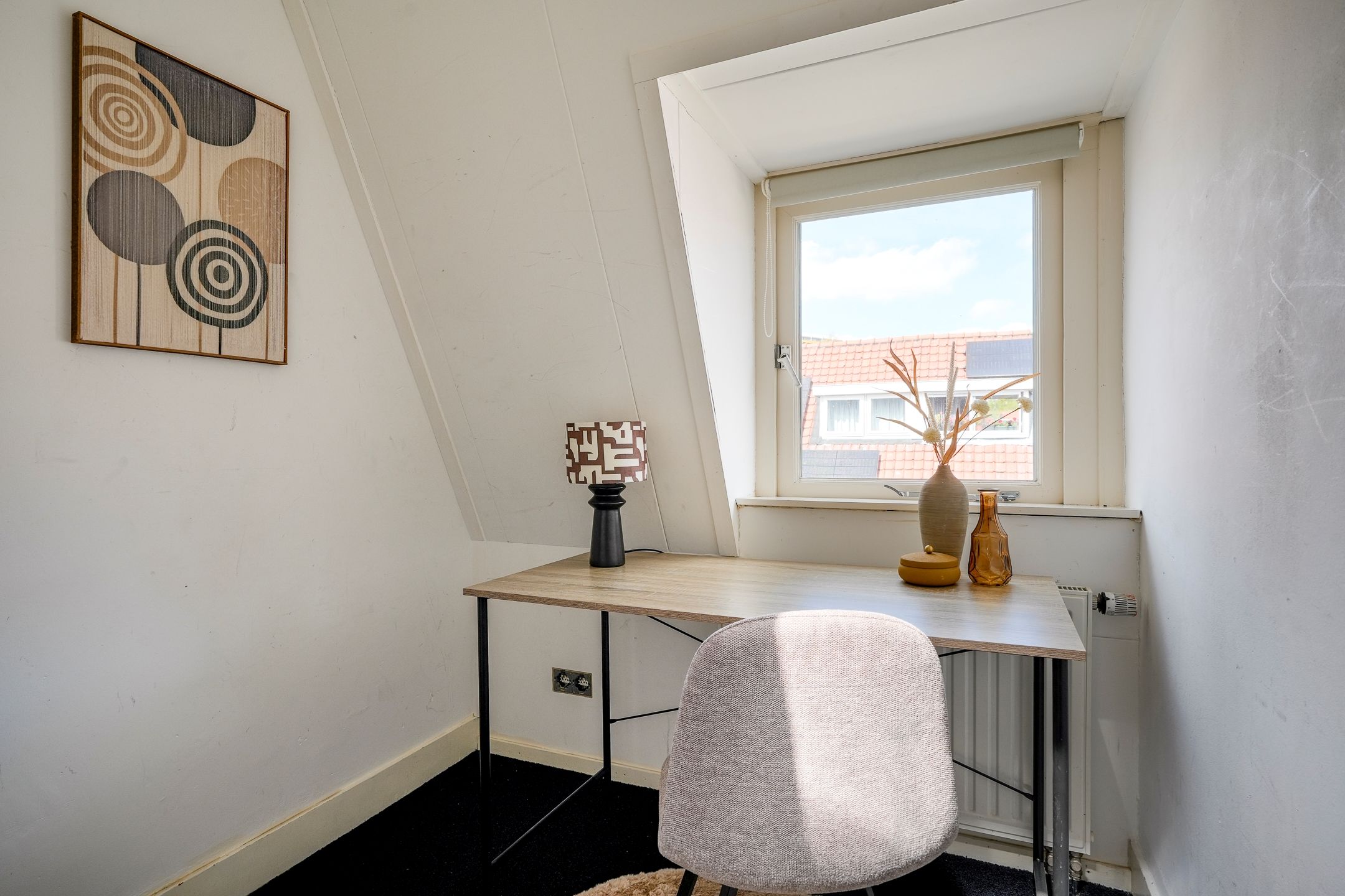 Charming upper-floor apartment with sunny rooftop terrace in popular Tuinwijk, Utrecht — 24
