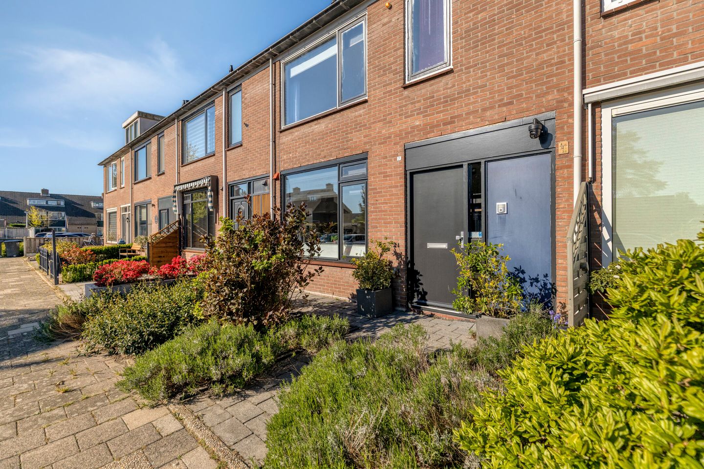 Spacious family home with 4 rooms in Hellevoetsluis Kulck-Zuid — 25