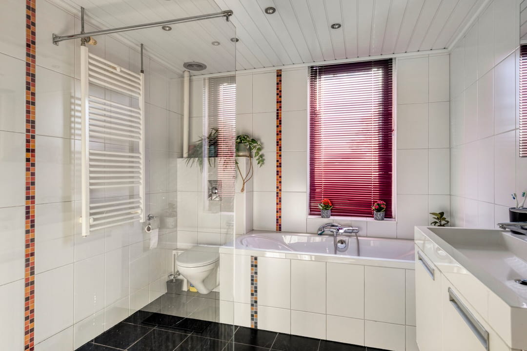 Spacious family home with 4 rooms in Hellevoetsluis Kulck-Zuid — 16