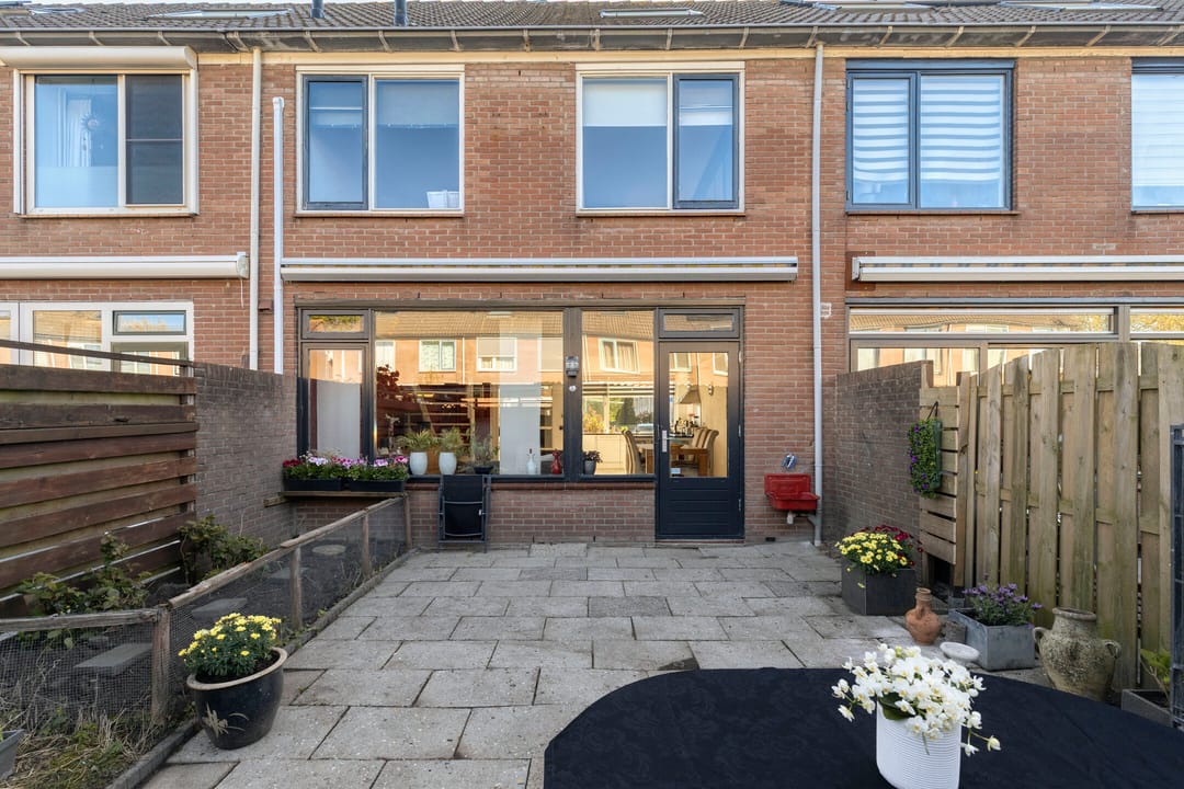 Spacious family home with 4 rooms in Hellevoetsluis Kulck-Zuid — 26
