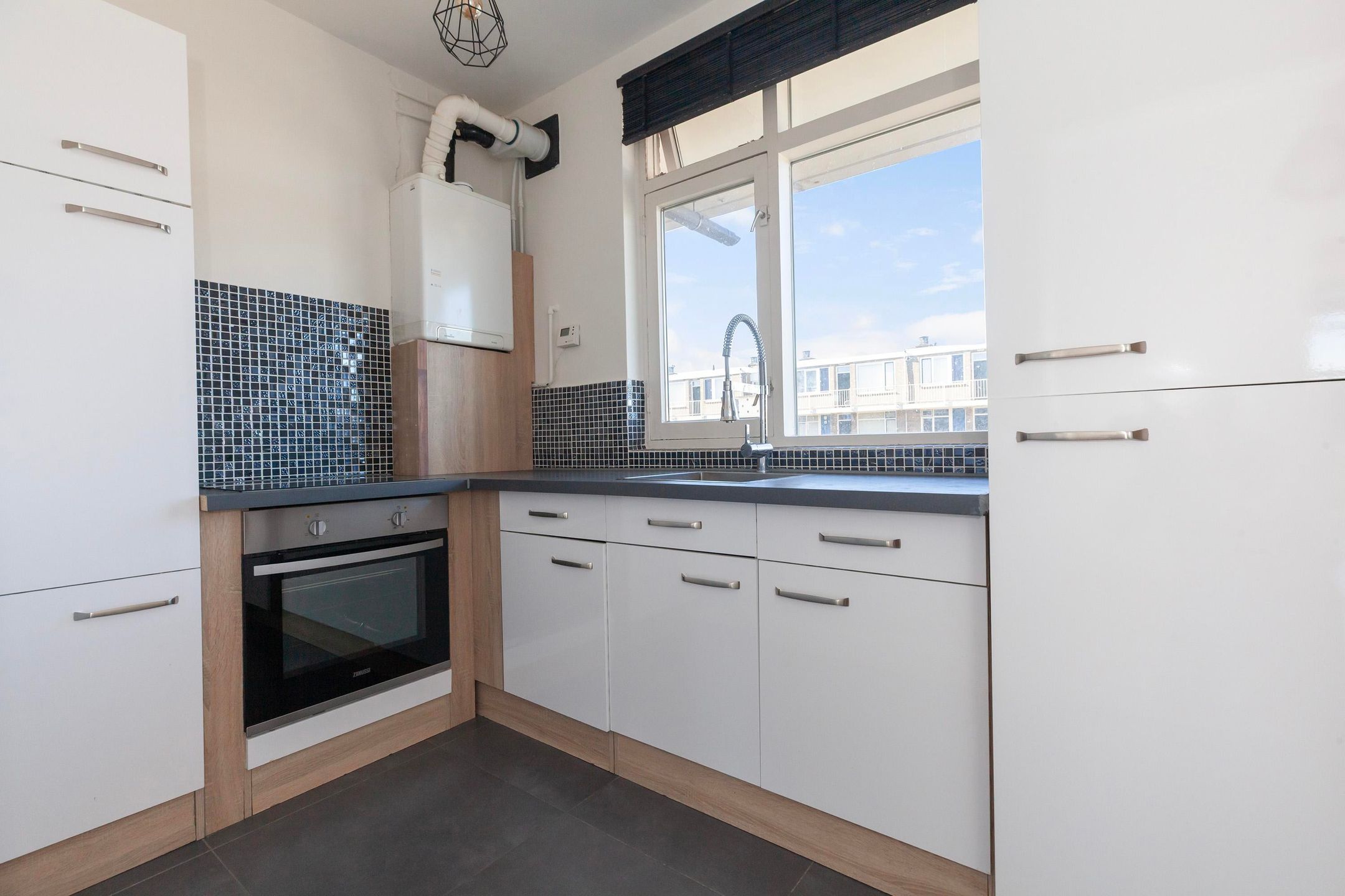 Photo 12 of Anth. Fokkerstraat 128