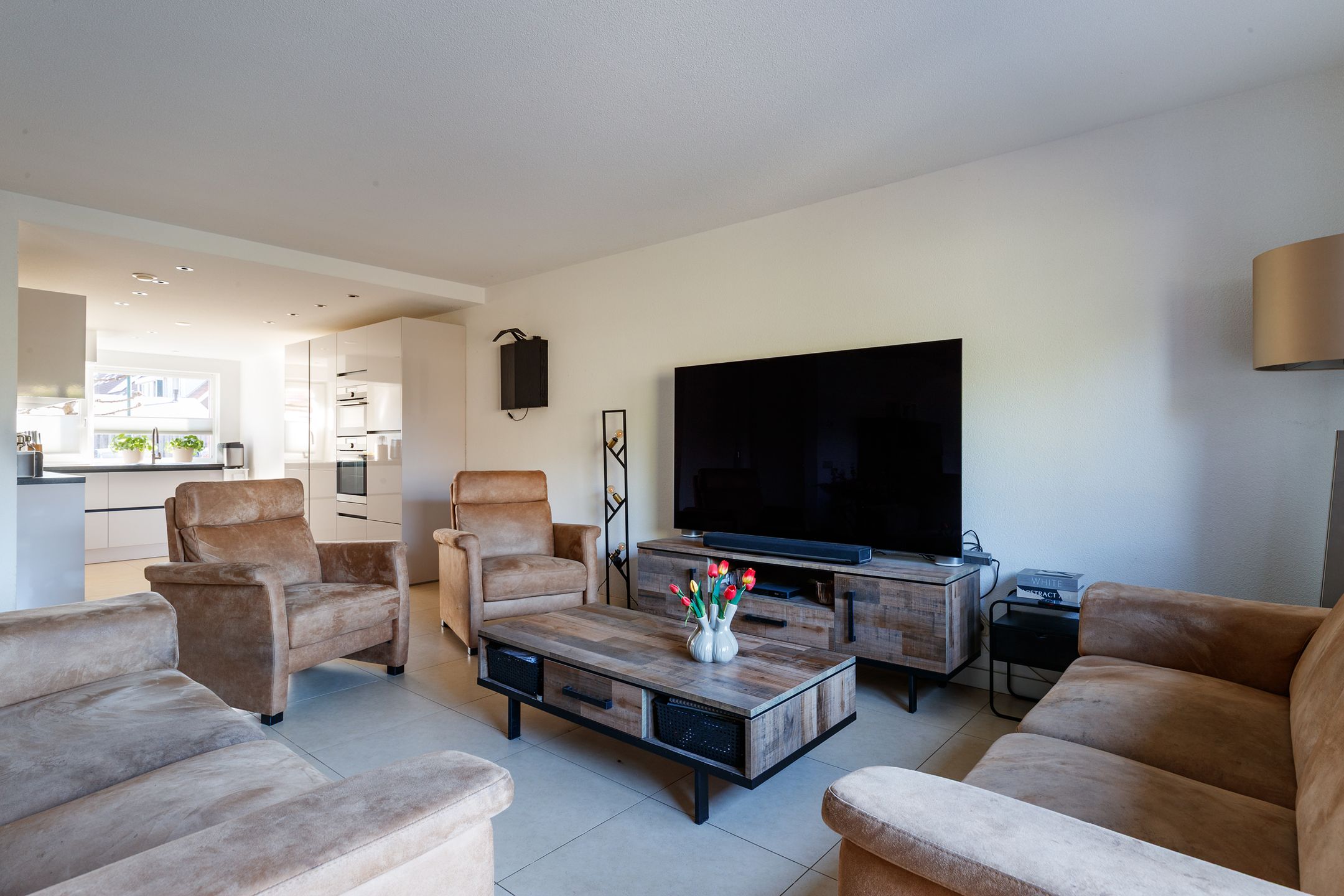 Photo 12 of Romulus 109