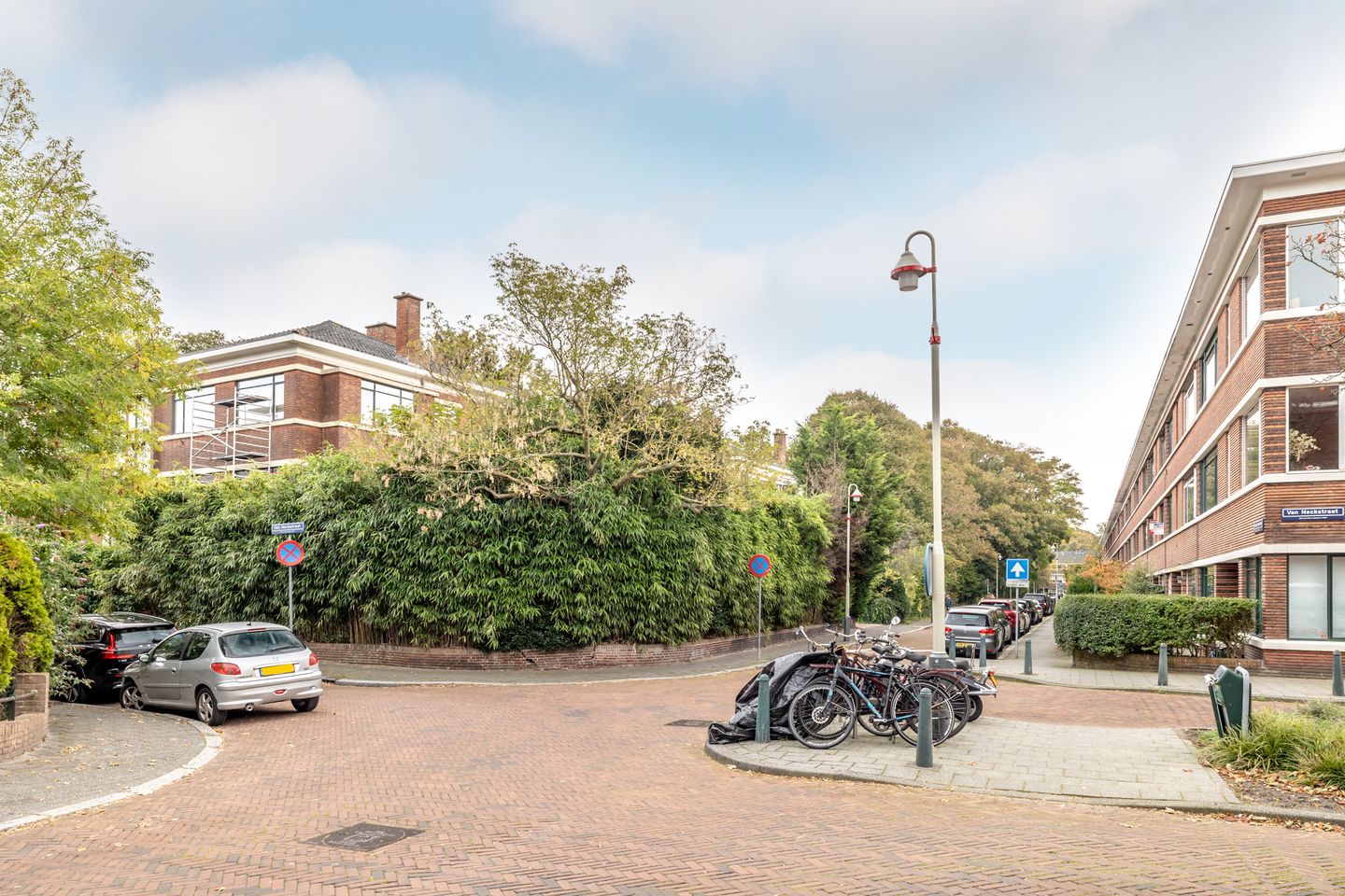 Photo 19 of Van Neckstraat 126