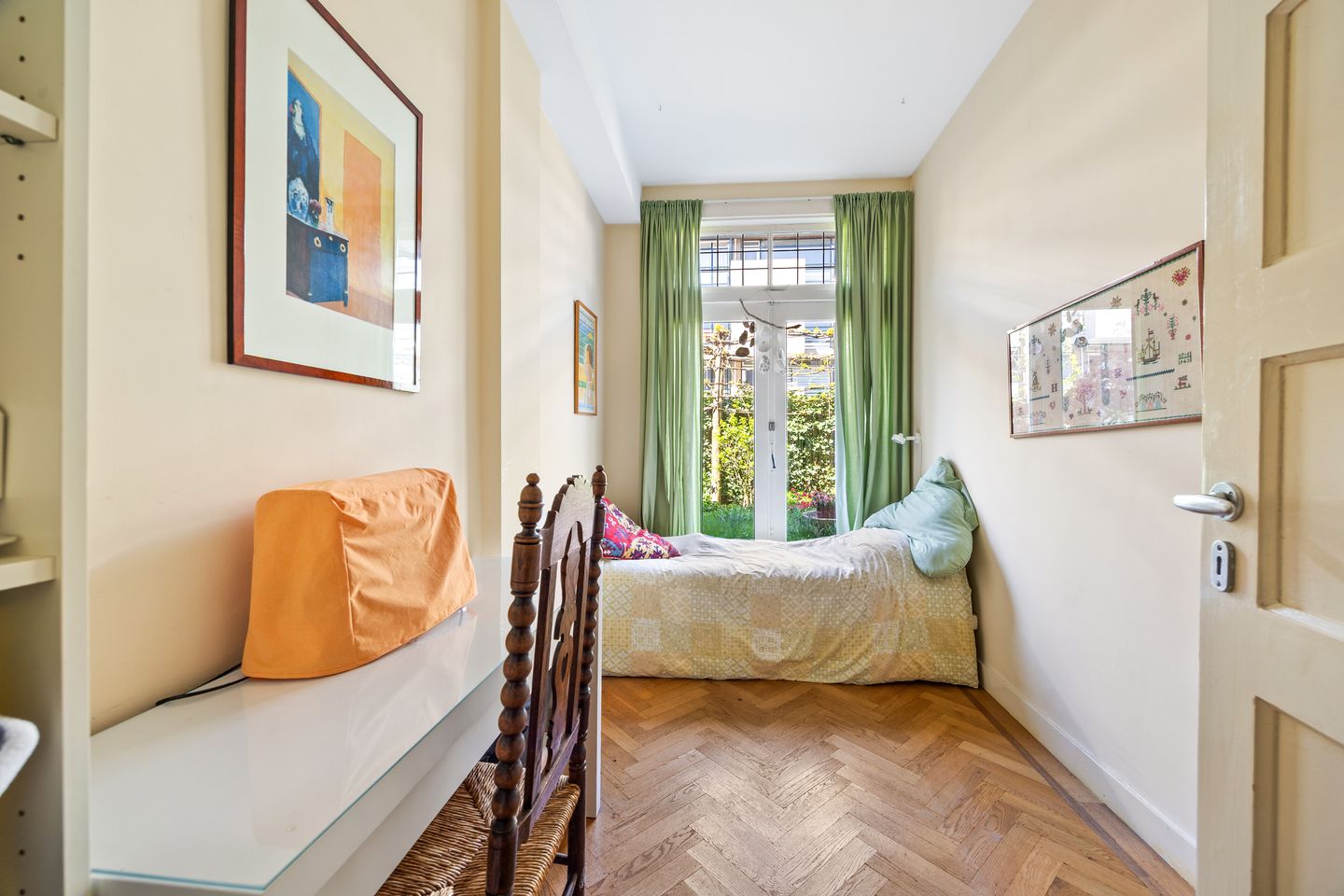 Photo 14 of Van Neckstraat 126