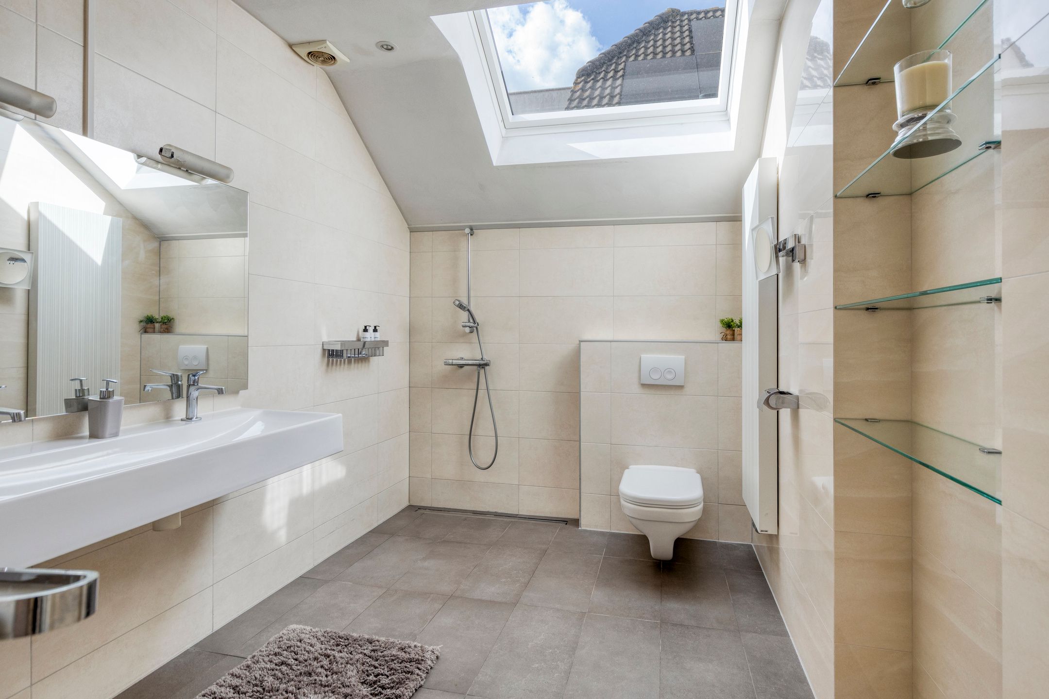 Foto 36 van van Heijnsbergenstraat 13